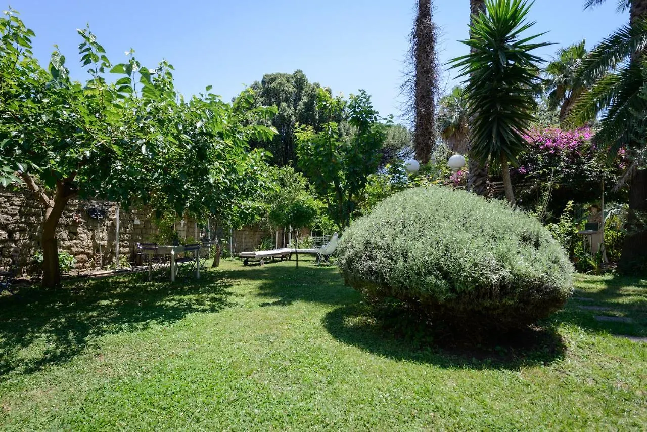 Bed and Breakfast Giardino Segreto à Naples Couette-café
