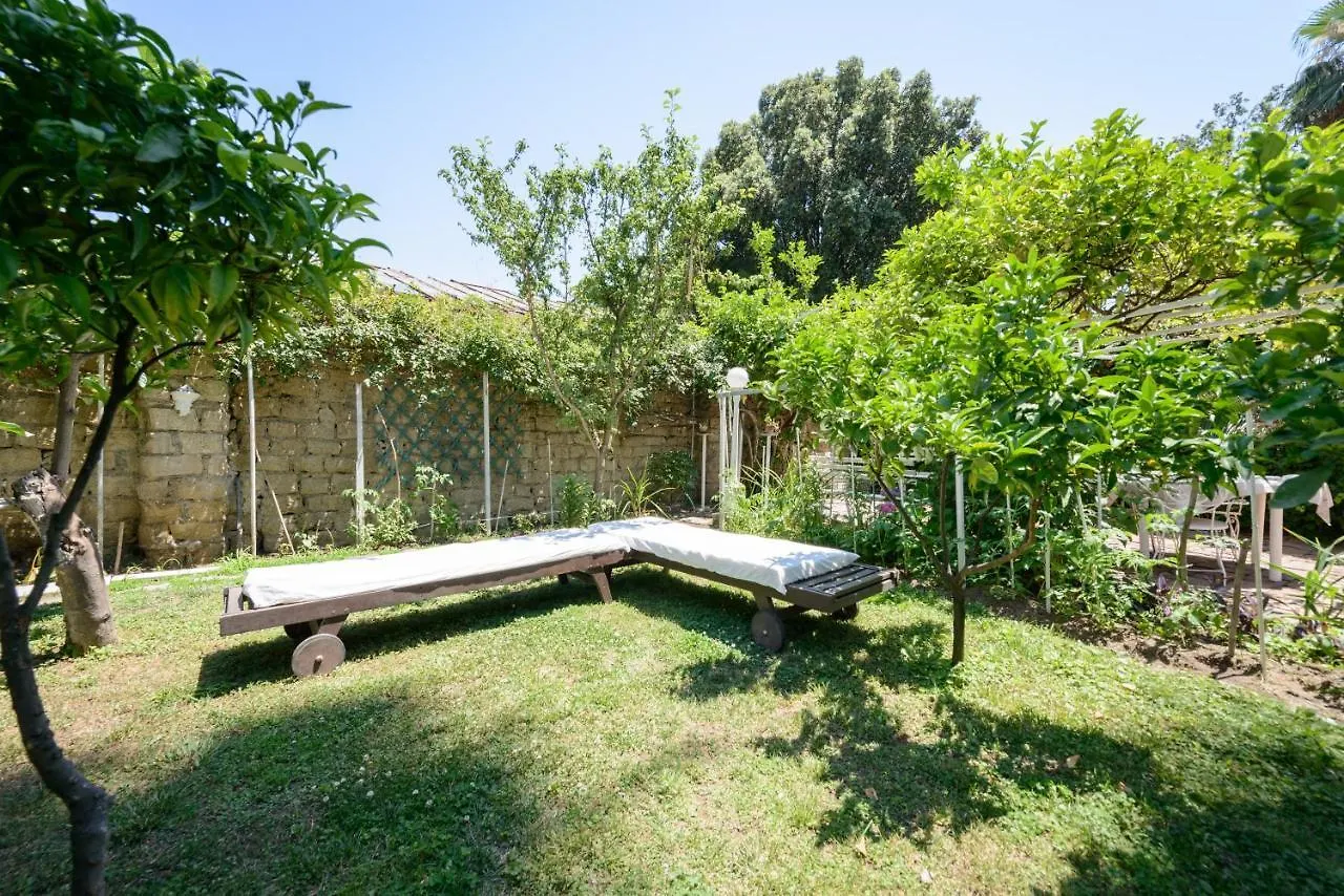 Bed and Breakfast Giardino Segreto à Naples