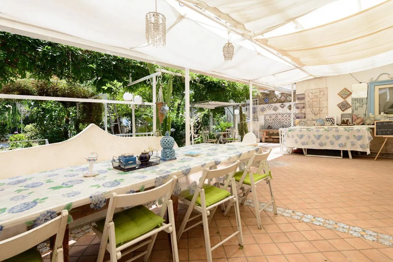 **  Bed and Breakfast Giardino Segreto Nápoles Italia